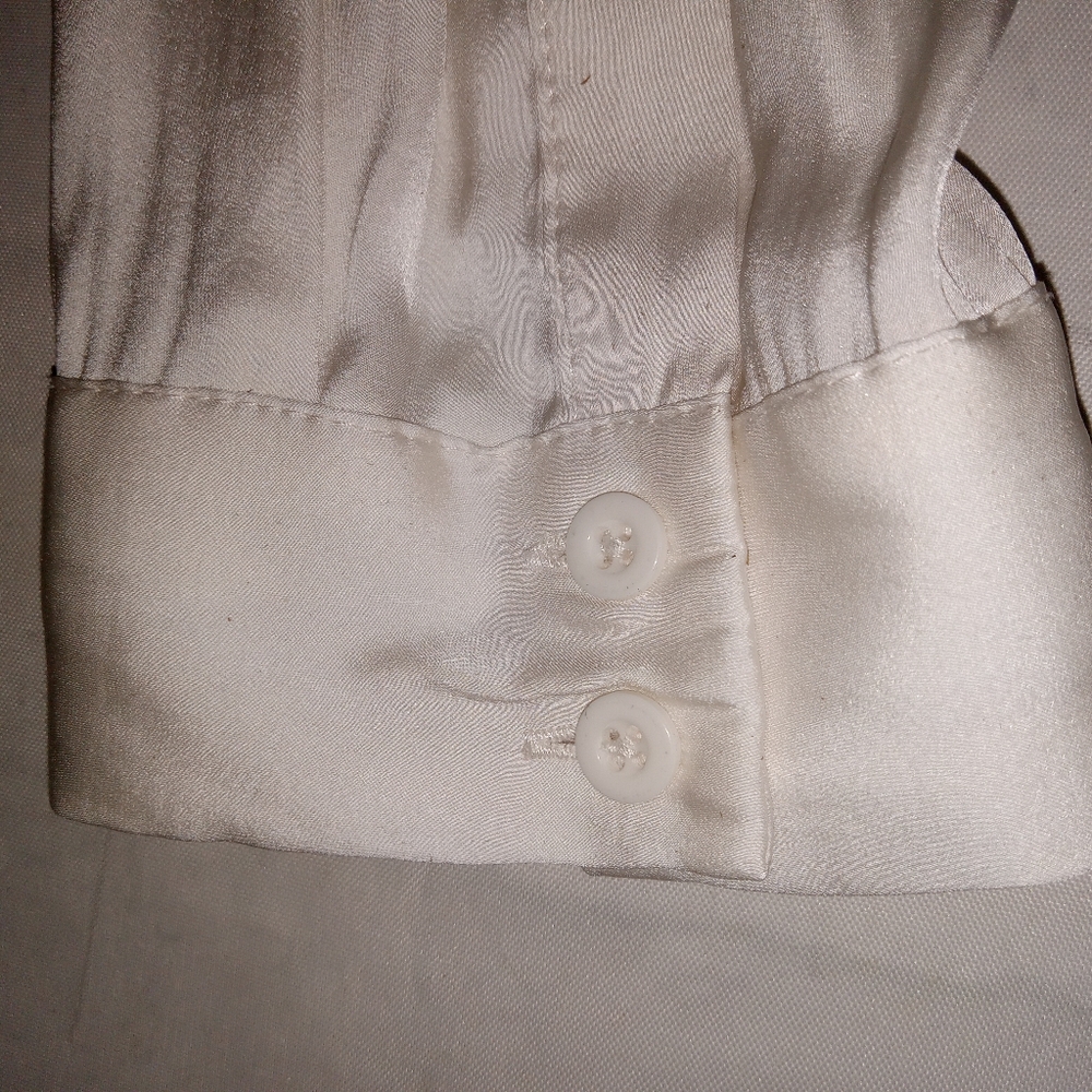 Torrid Cream Long Roll Tab Sleeve Faux Wrap Pullover 2 - Picture 6 of 9